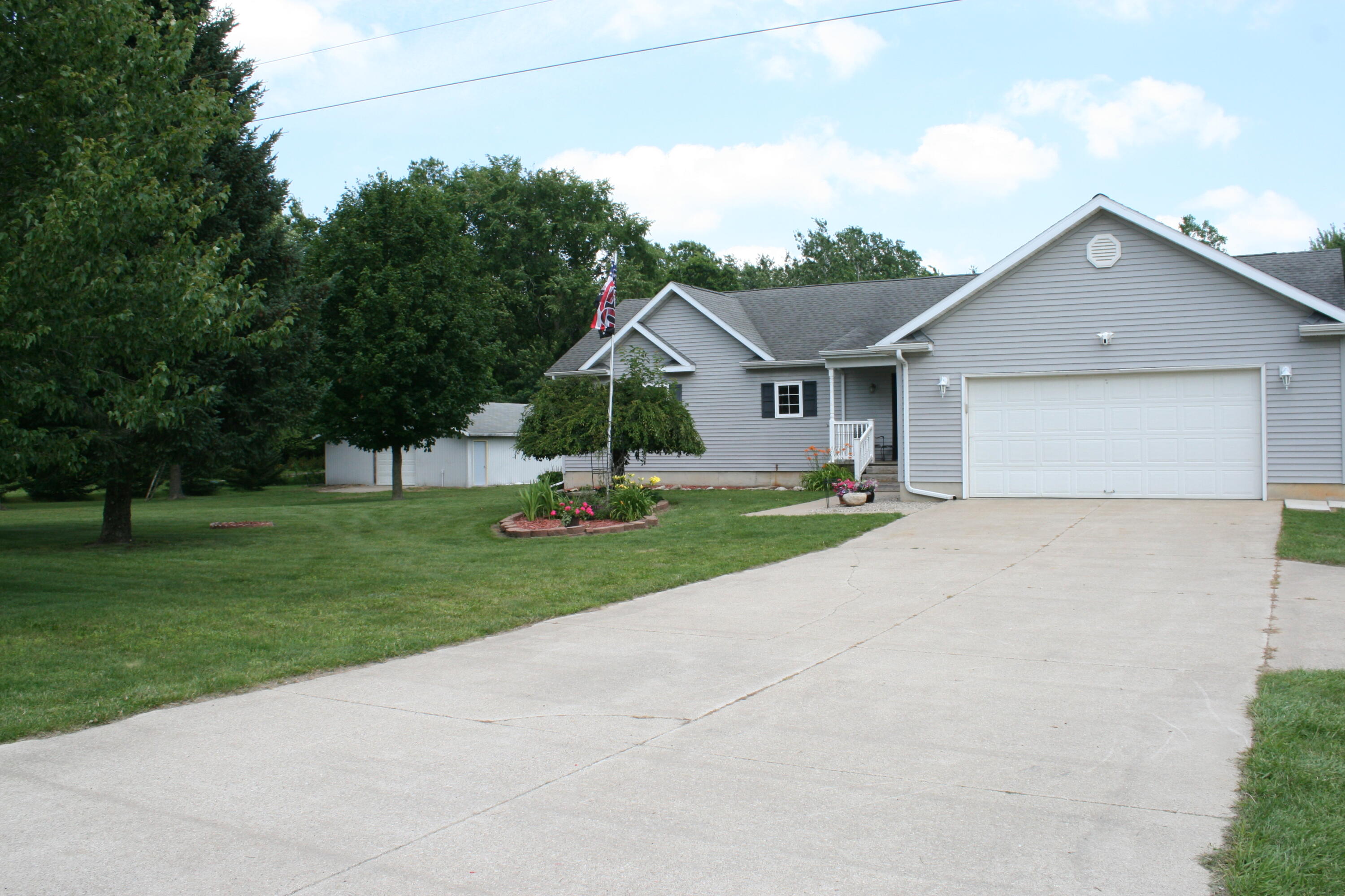 14021 Pardee Road Buchanan, MI 49107 - Photo 2 of 71 IMG_9180