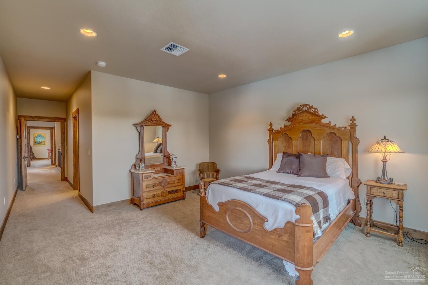 60436 Snap Shot Loop Bend, OR 97702 - Photo 15 of 25 Gallery Image 15