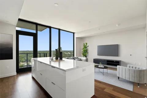 $667,500 | 44 East Avenue, Unit 2011, Austin, TX 78701