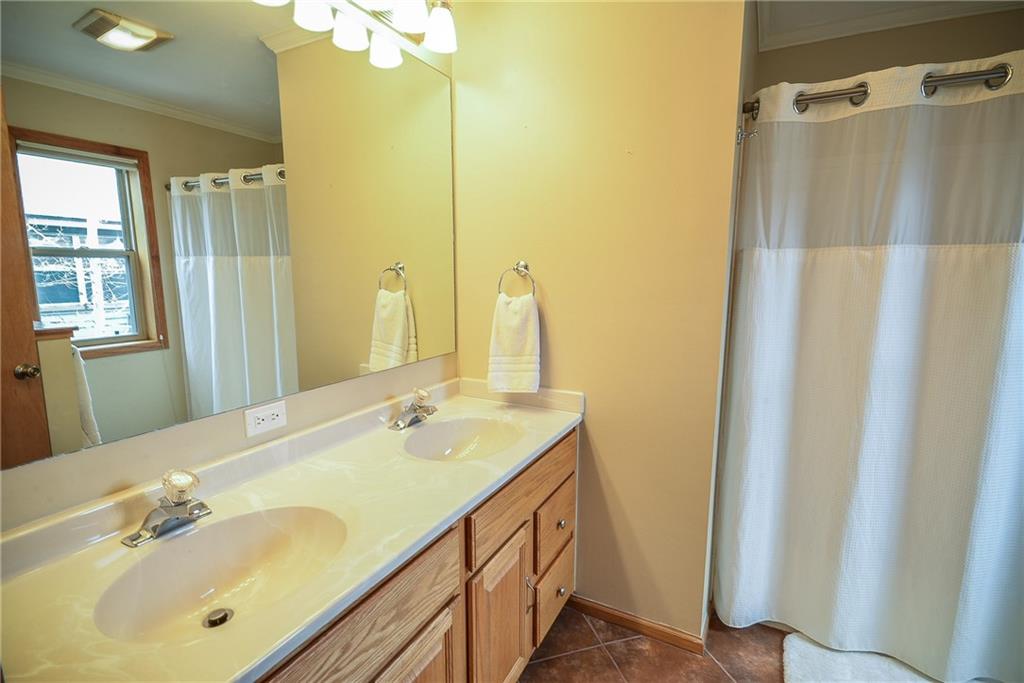 239 Huron Road, Unit 239 Breckenridge, CO 80424 - Photo 18 of 35 Gallery Image 18