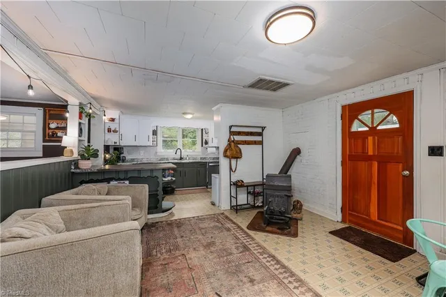 $275,000 | 6781 Erect Road, Seagrove, NC 27341