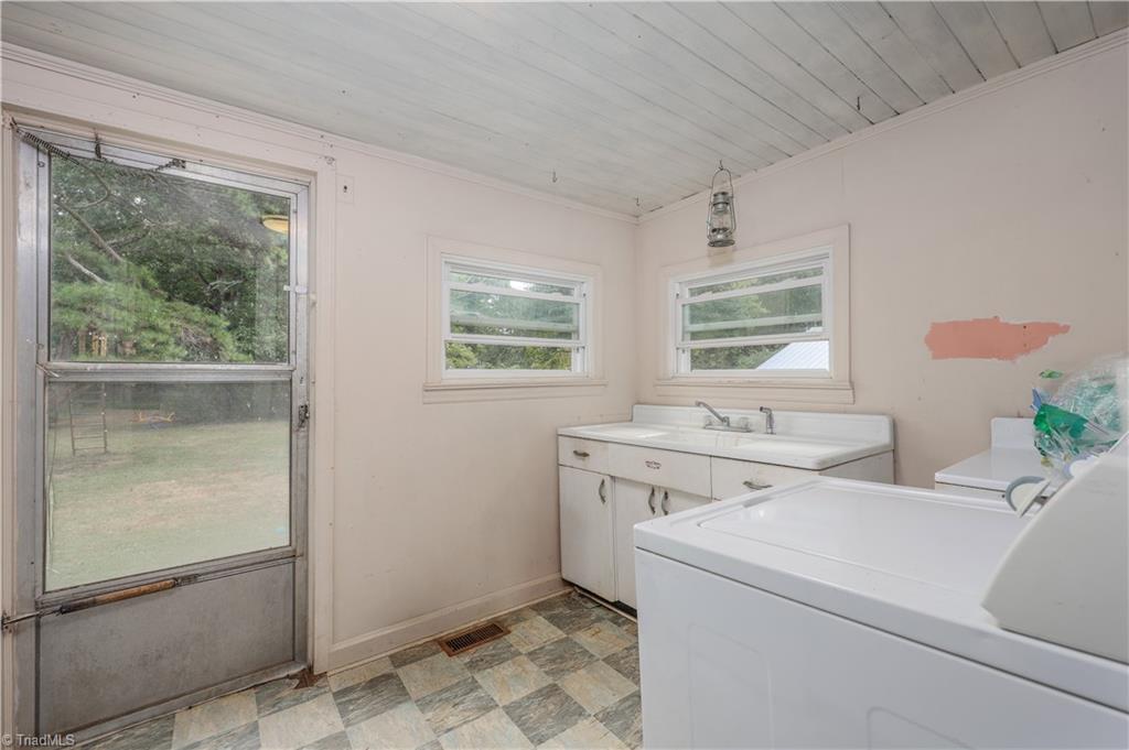 6781 Erect Road Seagrove, NC 27341 - Photo 16 of 48