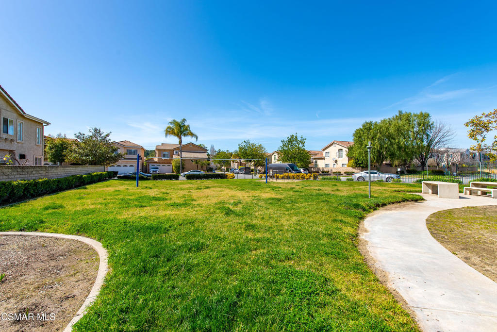1809 Maybrook Way Simi Valley, CA 93065 - Photo 38 of 40