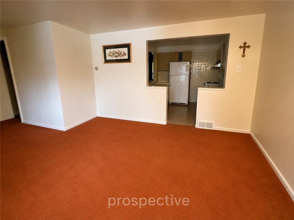 1833 Greentree Road Pittsburgh, PA 15220 - Photo 4 of 48 Gallery Image 4