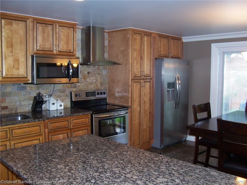 3586 Eastern Avenue Rochester Hills, MI 48307 - Photo 7 of 41