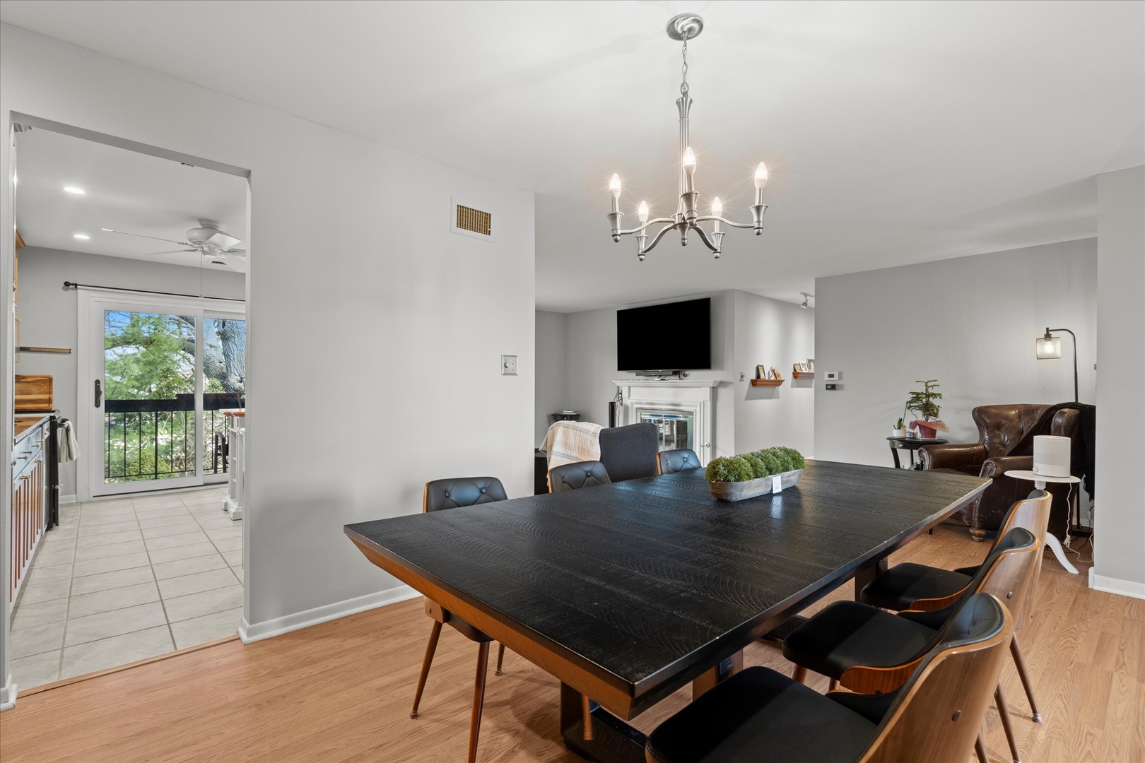 5808 Wolf Road, Unit 3 Western Springs, IL 60558 - Photo 4 of 26