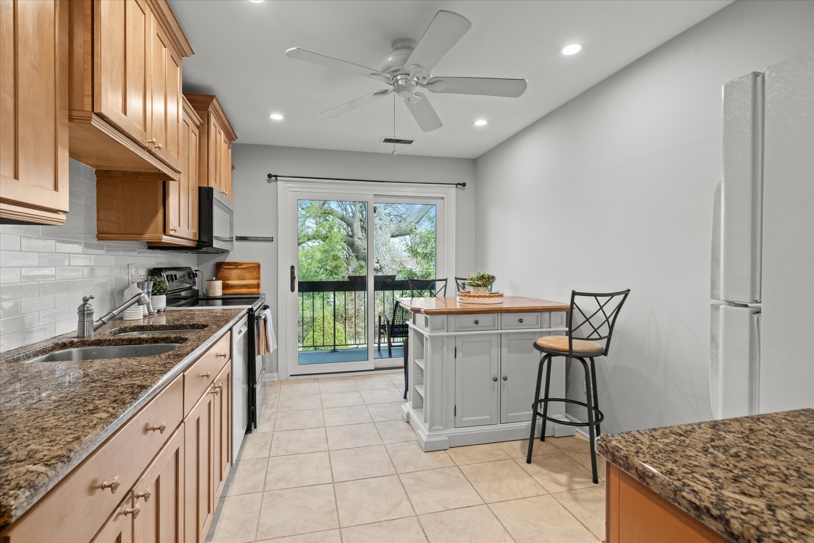 5808 Wolf Road, Unit 3 Western Springs, IL 60558 - Photo 8 of 26