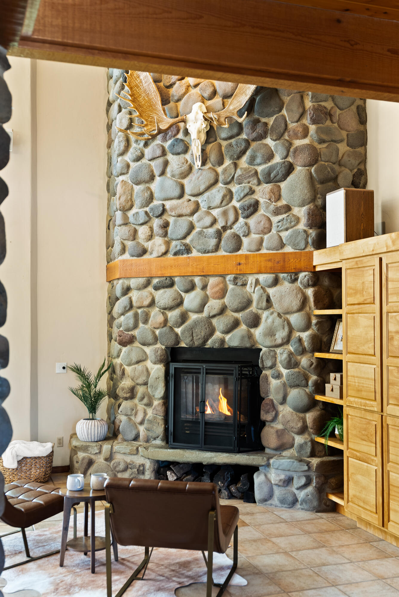 22611 Adobe Road Red Bluff, CA 96080 - Photo 5 of 76 Sitting Area