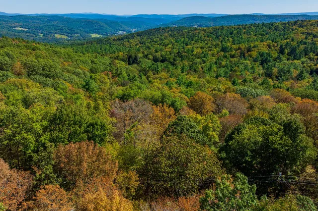 $299,000 | 5268 Willard Road, Unit 5268, Quechee, VT 05059