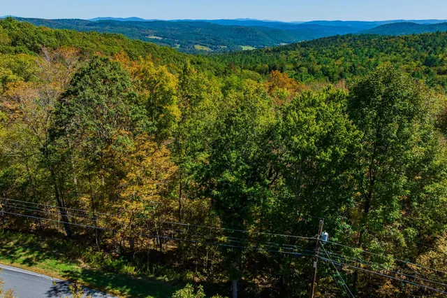 $299,000 | 5268 Willard Road, Unit 5268, Quechee, VT 05059