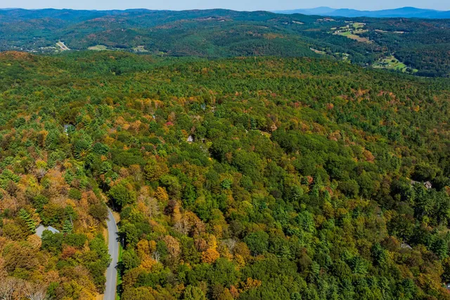 $299,000 | 5268 Willard Road, Unit 5268, Quechee, VT 05059