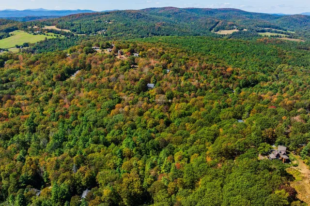 $299,000 | 5268 Willard Road, Unit 5268, Quechee, VT 05059