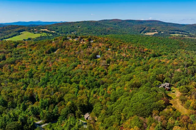 $299,000 | 5268 Willard Road, Unit 5268, Quechee, VT 05059