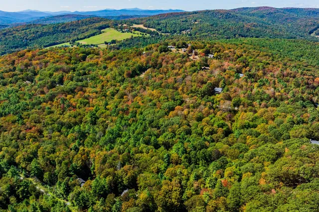 $299,000 | 5268 Willard Road, Unit 5268, Quechee, VT 05059