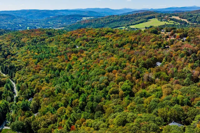 $299,000 | 5268 Willard Road, Unit 5268, Quechee, VT 05059