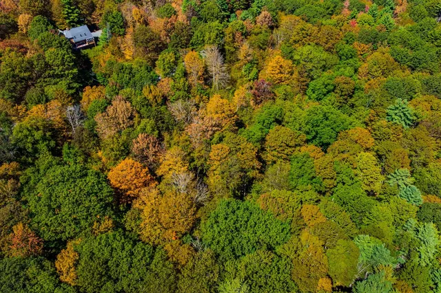 $299,000 | 5268 Willard Road, Unit 5268, Quechee, VT 05059