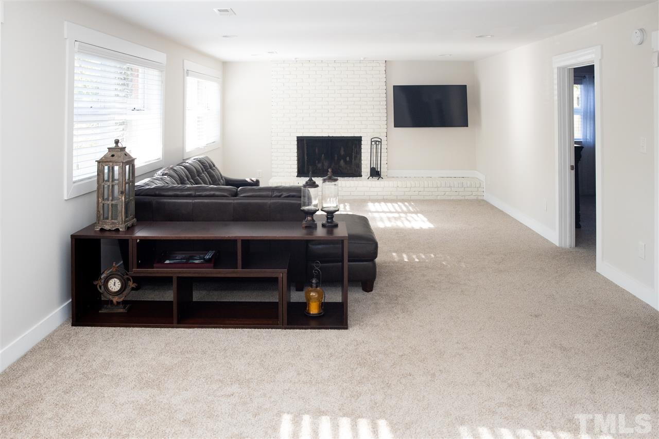 624 Macon Place Raleigh, NC 27609 - Photo 8 of 27
