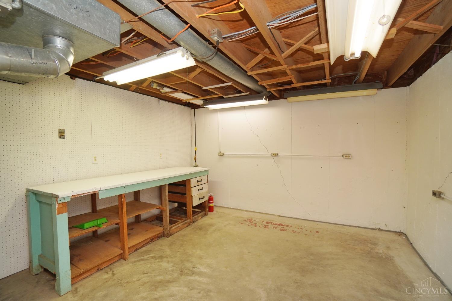 4586 Layhigh Road Hamilton, OH 45013 - Photo 33 of 60