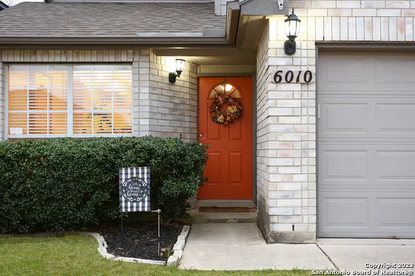 $2,995 | 6010 Wood Bayou, San Antonio, TX 78249
