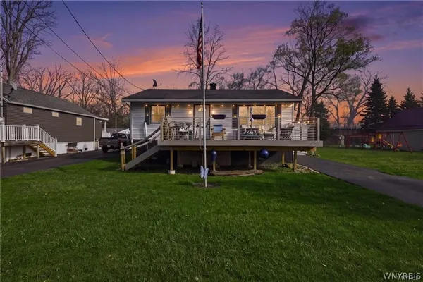 $299,000 | 879 Triangle Drive, Hanover, NY 14081