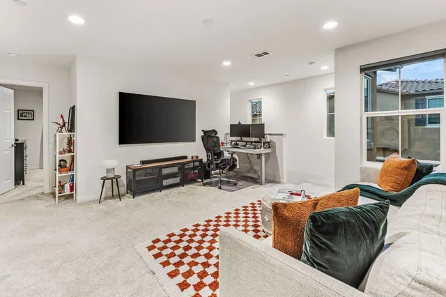 $840,000 | 506 Willowmore Street, Vista, CA 92081