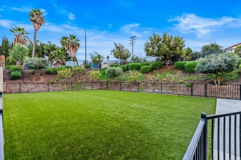 $840,000 | 506 Willowmore Street, Vista, CA 92081