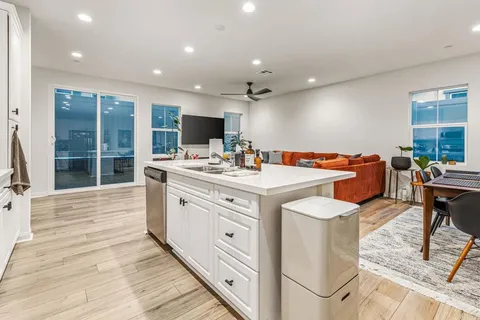 $840,000 | 506 Willowmore Street, Vista, CA 92081