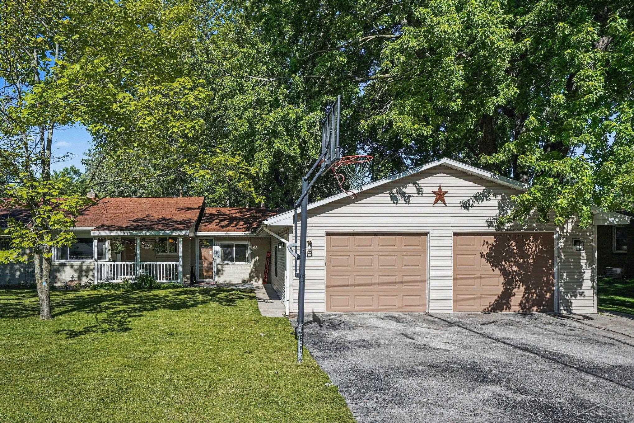1225 Harding Road Essexville, MI 48732 - Photo 2 of 36