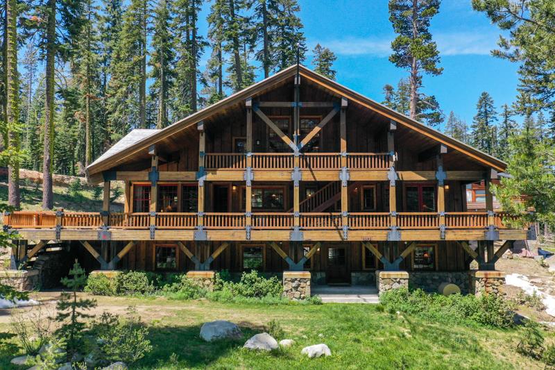 1075 Mule Ears Drive Truckee, CA 96161 - Photo 2 of 21 Gallery Image 2