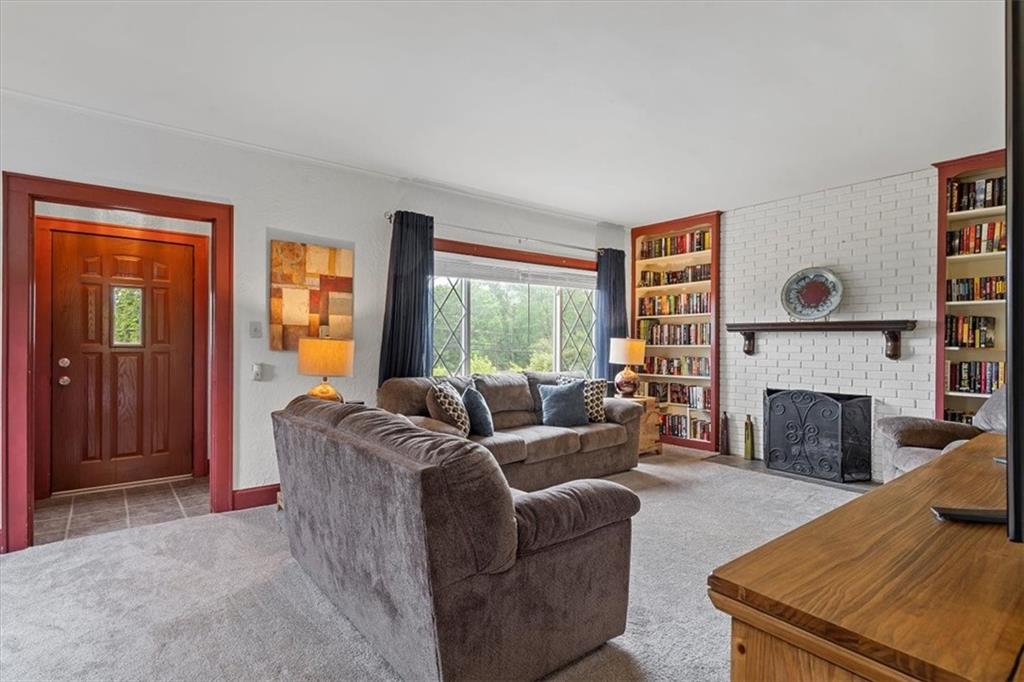 5971 Library Road Bethel Park, PA 15102 - Photo 4 of 24 Gallery Image 4