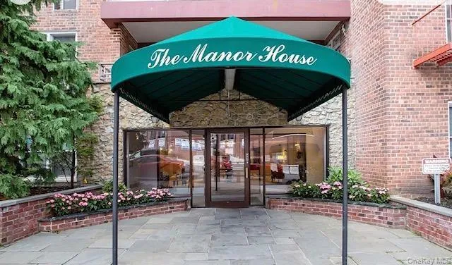 $185,000 | 241-20 Northern Boulevard, Unit 4C | Douglaston