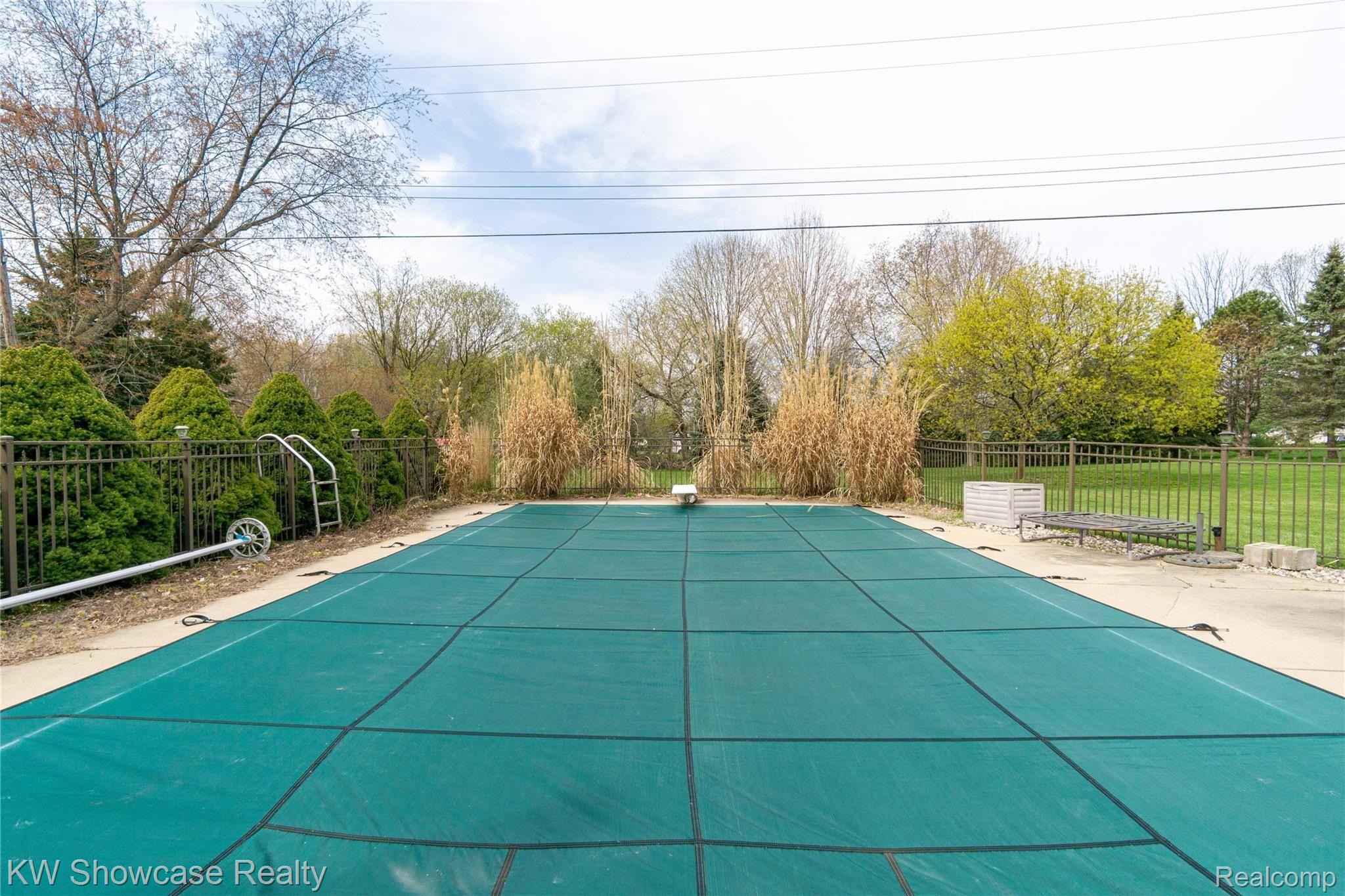 3045 Porter Road White Lake, MI 48383 - Photo 23 of 26 Pool Porter.jpg