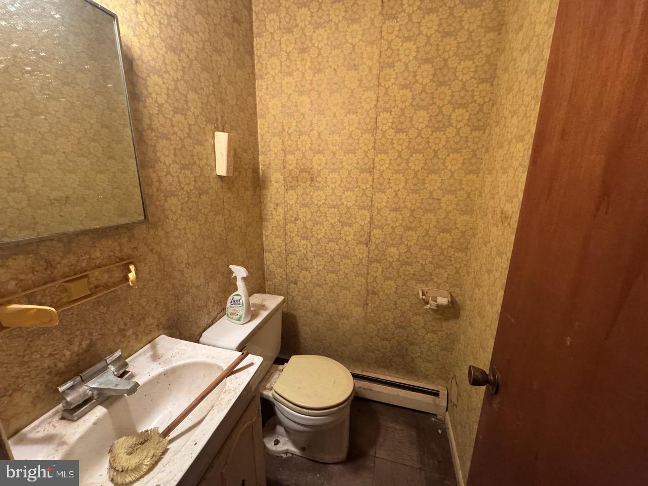 262 Centennial Road Warminster, PA 18974 - Photo 13 of 37 Half Bath (off HG)