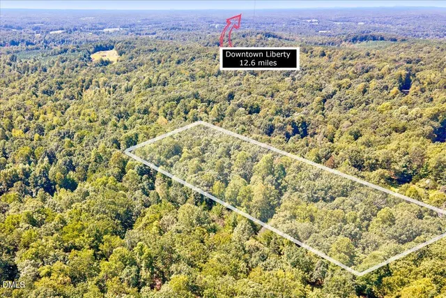 view of a wall with an outdoor space