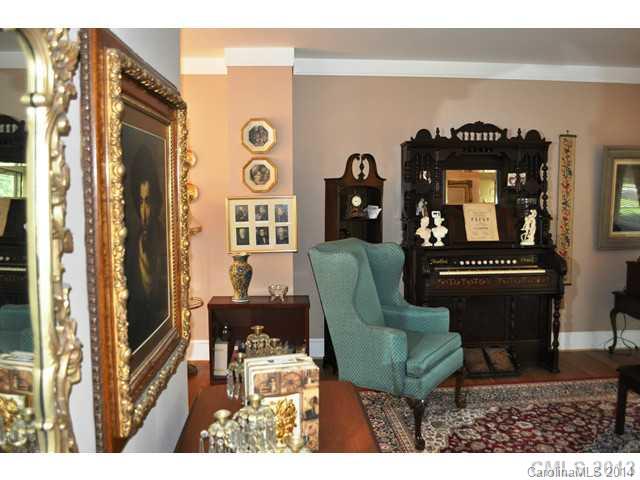 4223 Cheltenham Road, Unit 4223 Charlotte, NC 28211 - Photo 11 of 16 a living room with furniture and a window
