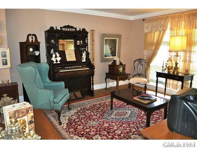 4223 Cheltenham Road, Unit 4223 Charlotte, NC 28211 - Photo 3 of 16 a living room with furniture and a window