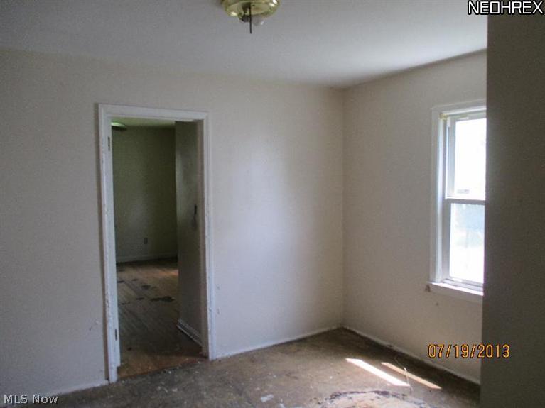 5273 Bridgewater Road Lyndhurst, OH 44124 - Photo 8 of 14
