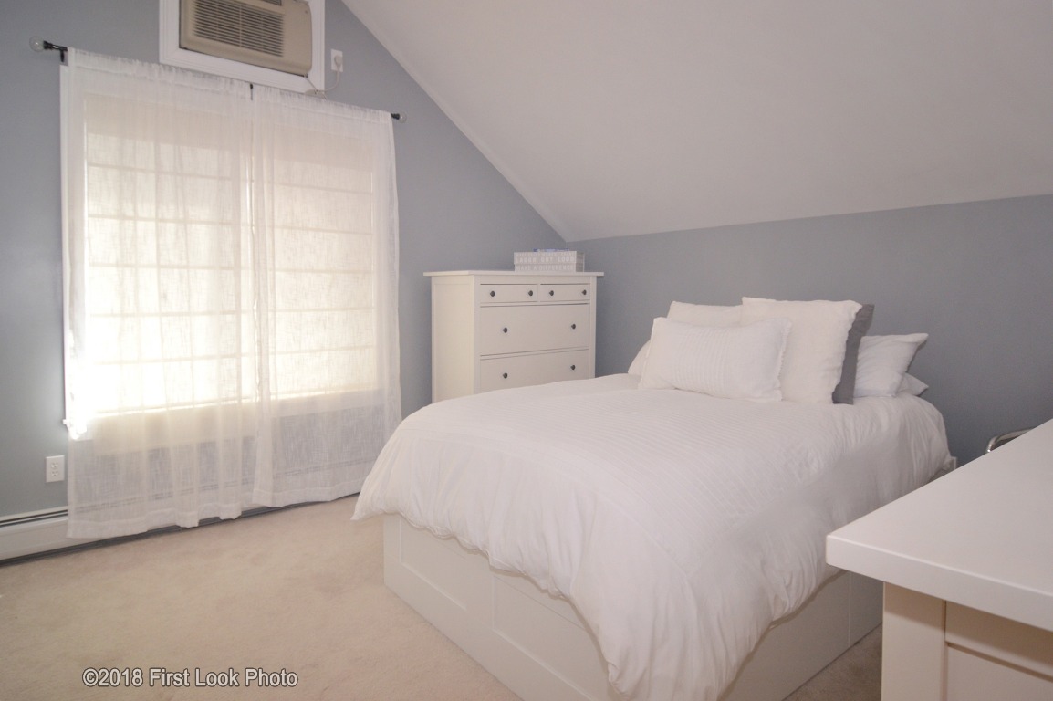 136 Riverside Drive Tiverton, RI 02878 - Photo 13 of 29