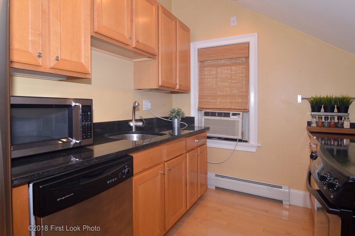 136 Riverside Drive Tiverton, RI 02878 - Photo 8 of 29
