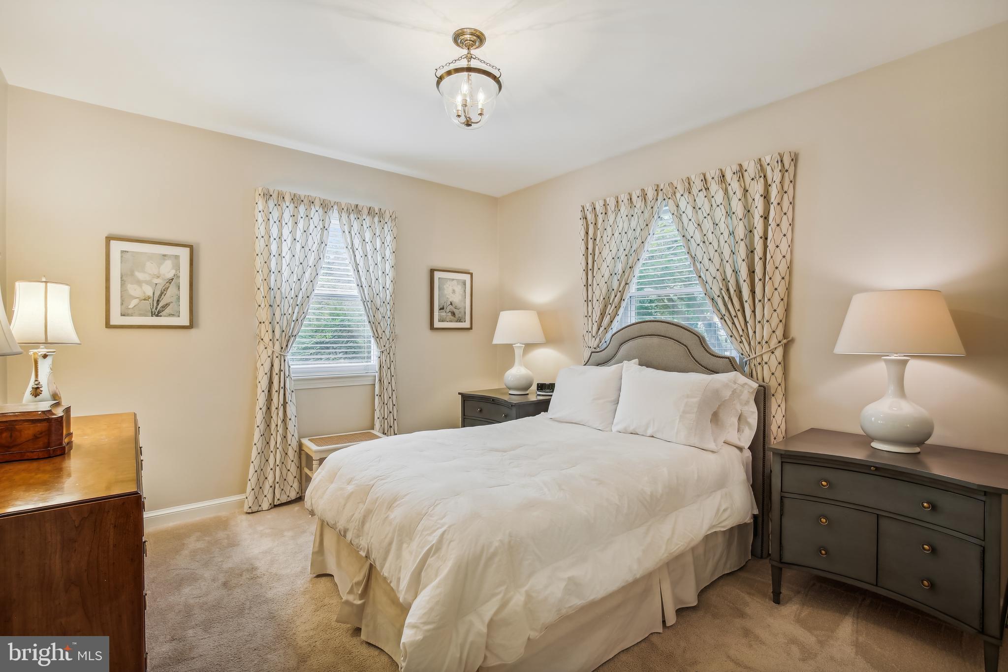 407 Lanark Way Silver Spring, MD 20901 - Photo 27 of 62 Main level primary bedroom