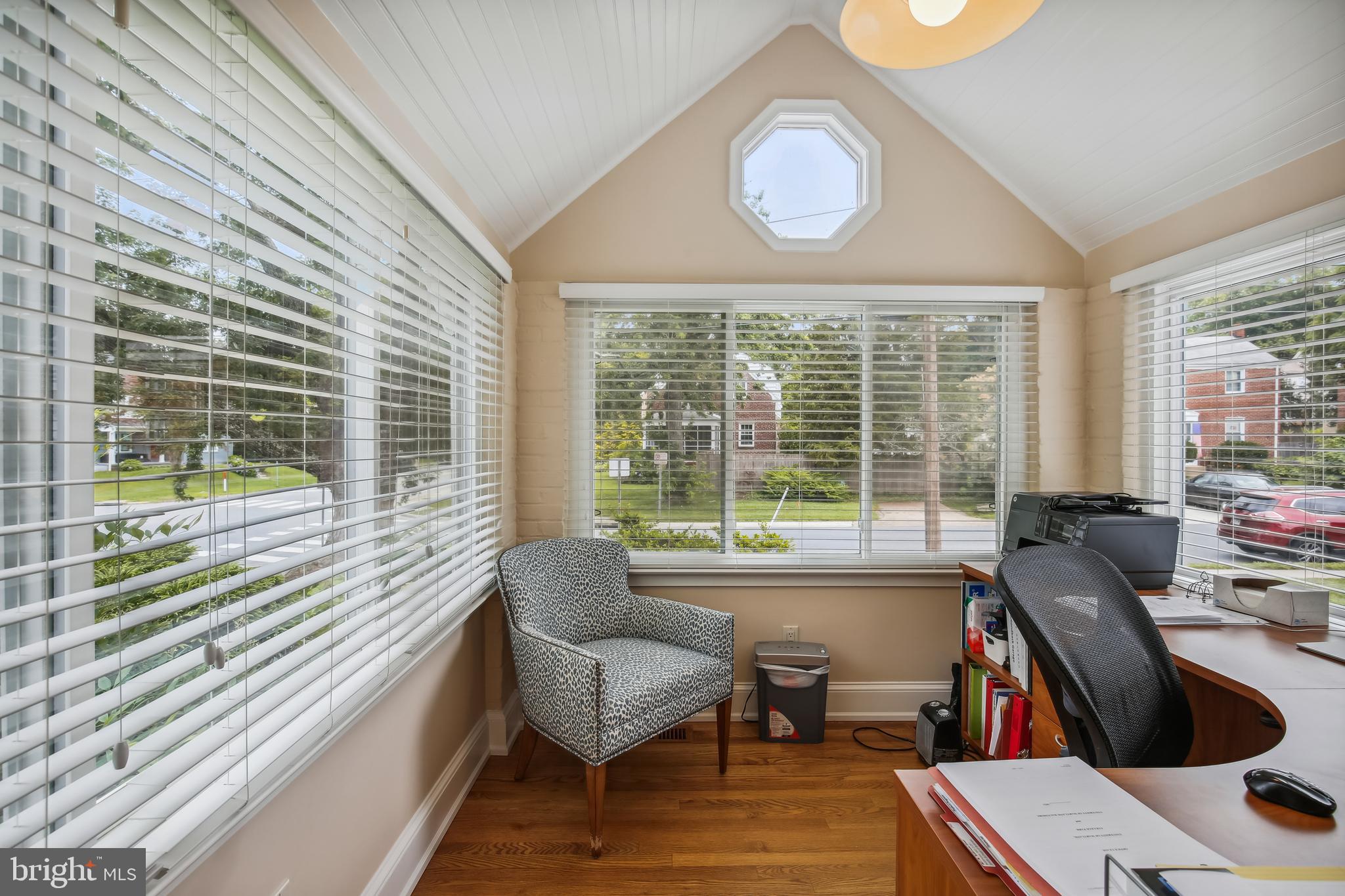 407 Lanark Way Silver Spring, MD 20901 - Photo 33 of 62 Main level office space