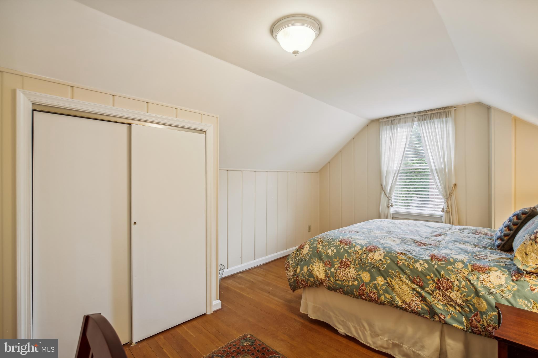 407 Lanark Way Silver Spring, MD 20901 - Photo 40 of 62 Upper level bedroom #3