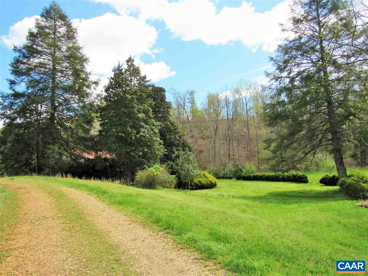 960 Kenmore Road Amherst, VA 24521 - Photo 37 of 44 a view of a garden