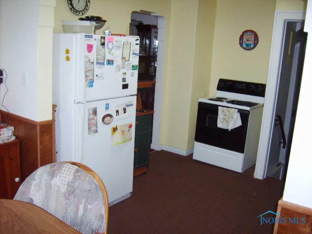 2316 West Alexis Road Toledo, OH 43613 - Photo 9 of 20 Eat In Kitchen.
