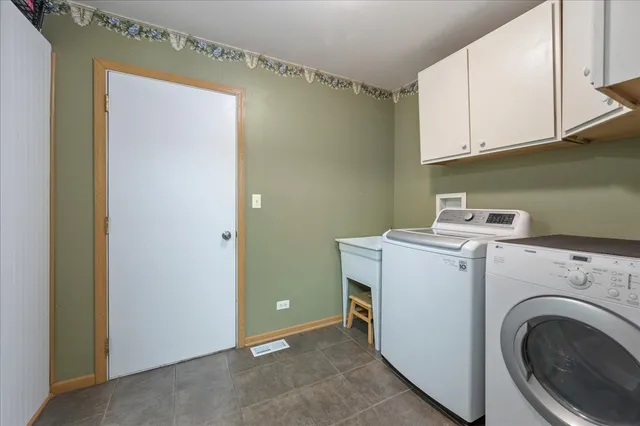 $345,000 | 111 Evergreen Drive, Kirkland, IL 60146