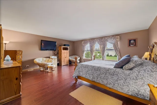 $345,000 | 111 Evergreen Drive, Kirkland, IL 60146