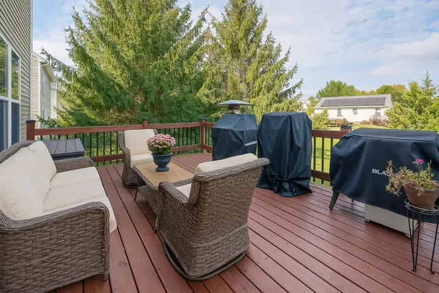 $345,000 | 111 Evergreen Drive, Kirkland, IL 60146