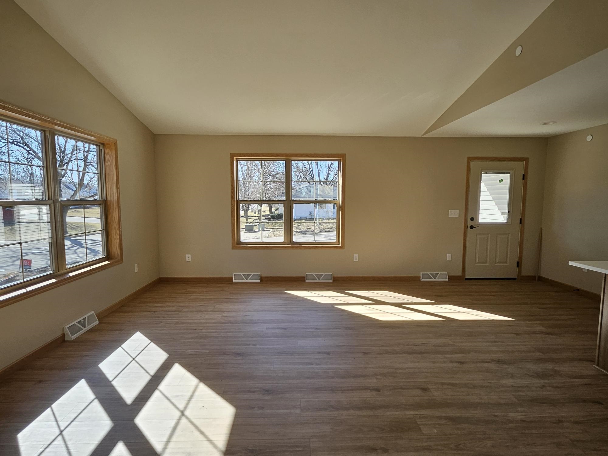 915 Sutherland Avenue Janesville, WI 53545 - Photo 20 of 23