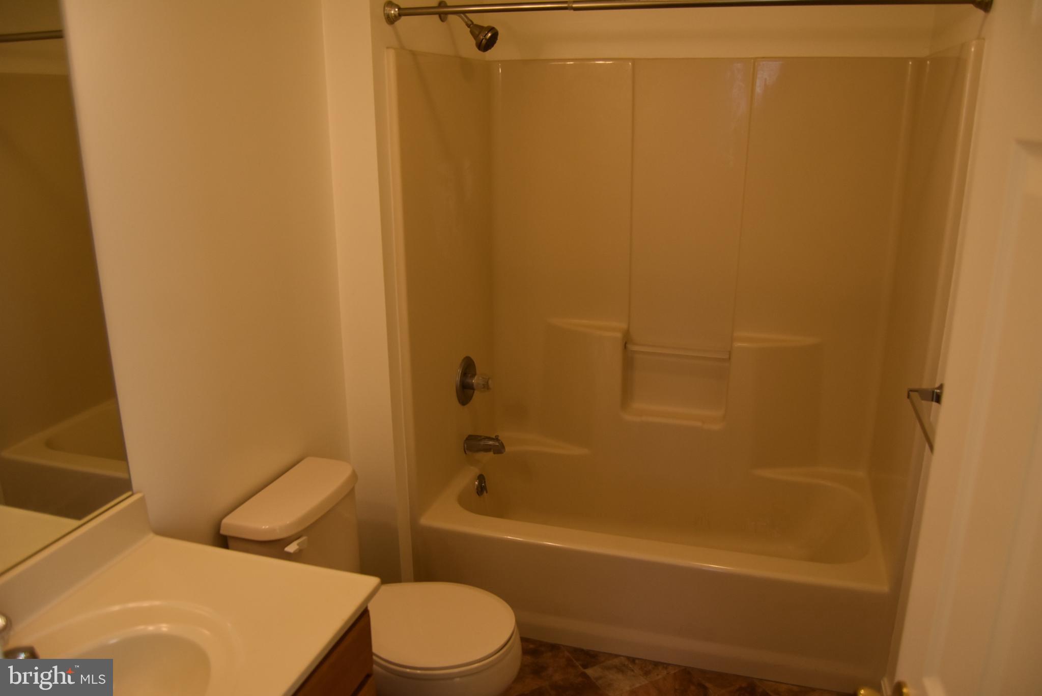 11 5th Street Mount Wolf, PA 17347 - Photo 4 of 8