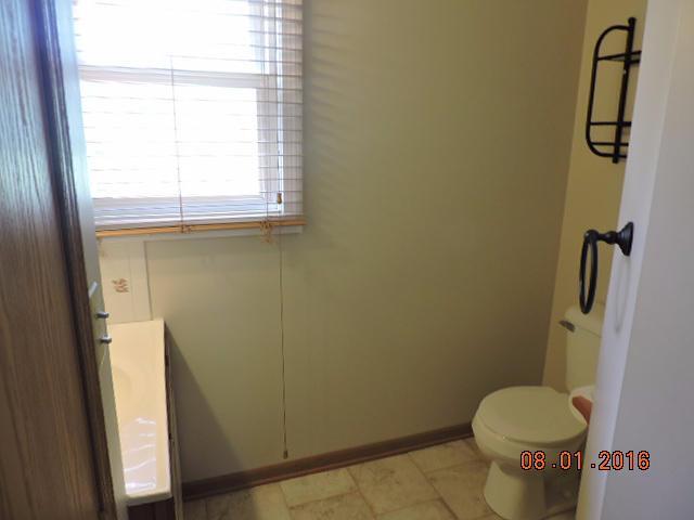 1227 Tombeau Road Bloomfield, WI 53128 - Photo 11 of 18 BATHRM